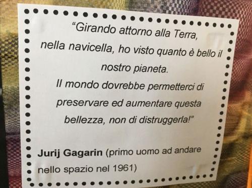 Frase di Gagarin che abbiamo incollato sul nostro diorama.